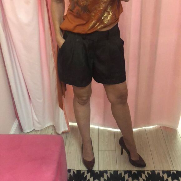 Vince Camuto chocolate brown pleated shorts 0 - Picture 2 of 7